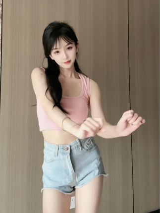 抖音崽崽阿的动态分享,她的甜美生活记录