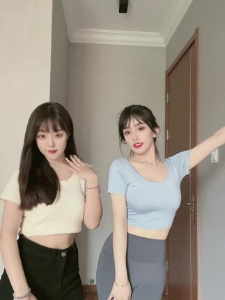 崽崽aaa的可爱纯欲小姐姐,动感光波视频热度飙升