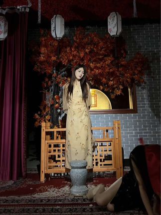 抖音唐十七个人简介,了解她的真实身份与风格