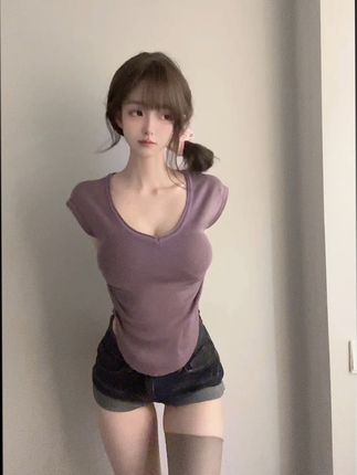 小马浸浸早期视频揭秘，回顾她的早期内容与演变