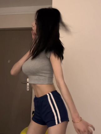 一只树懒的精彩直播跳舞片段,她的跳舞才艺为何广受欢迎?