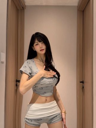 一只树懒的早期视频内容,她的成长历程令人动容