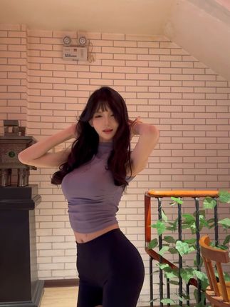 一只树懒维密圈照片合集，她的私密美照展现出怎样的风采？