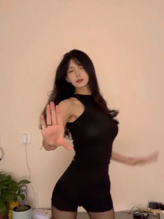 一只树懒维密圈照片合集，她的私密美照展现出怎样的风采？