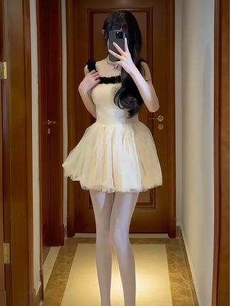 猫梨梨cc觅圈作品欣赏,她的圈内更新了哪些新内容?