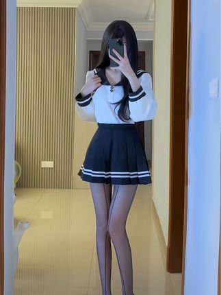 猫梨梨cc觅圈作品欣赏,她的圈内更新了哪些新内容?