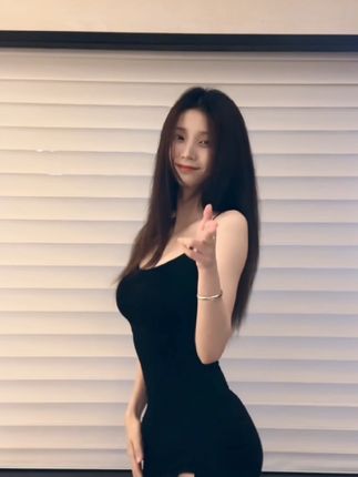 抖音肚脐小师妹带你进入她的微密圈作品圈,揭秘独家内容和互动机会