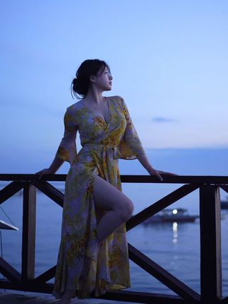 抖音奶宝妹纸微密圈足球宝贝作品写照,颜值和身材双双承包