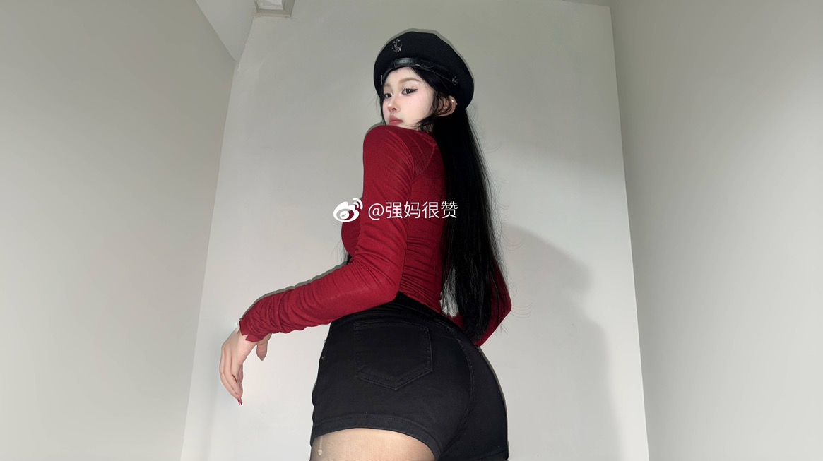 抖音网红强妈微密圈作品资源,完美身材时尚穿搭引爆粉丝追捧