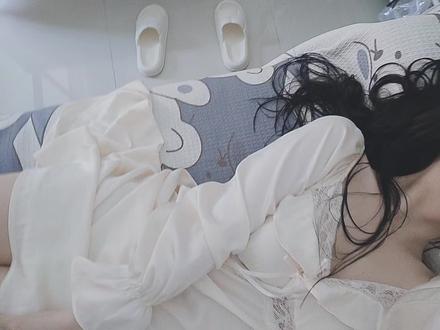 脸红Dearie的高铁之旅,她的照片为何让人心动?