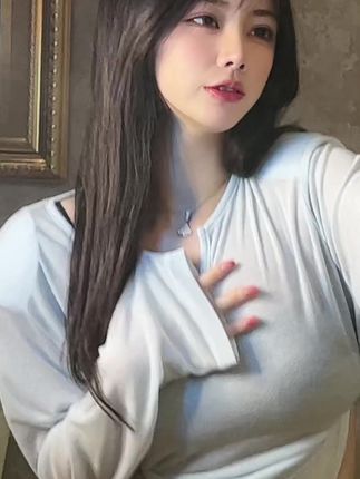 微博奶团奶团微密圈作品颜值身材完美结合,抖音保护小团引发追捧狂潮