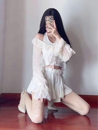 猫猫呀ss微密圈作品内容新动态,清新梦幻般的粉色长裙引发热议