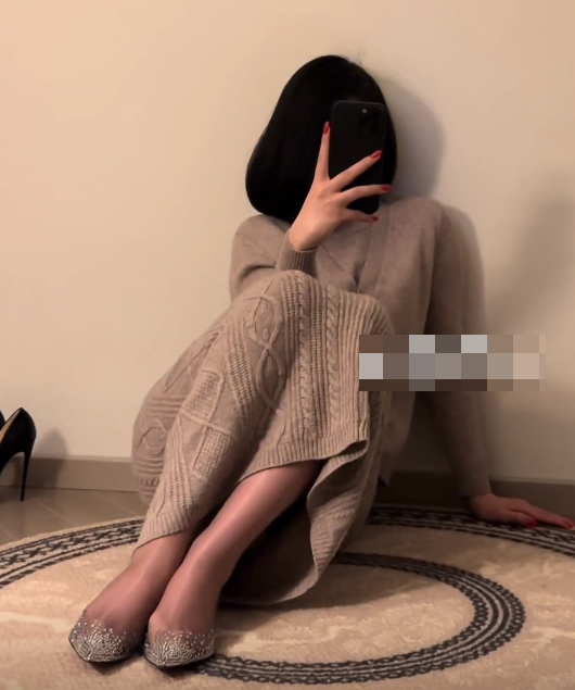 微密圈红人保守的二舅妈的独特风格照片展示与艺术表达-1 微密圈红人保守的二舅妈的独特风格照片展示与艺术表达
