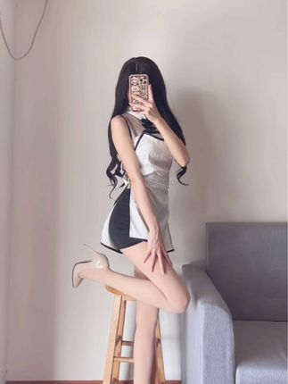 猫猫呀ss微密圈作品内容新动态,清新梦幻般的粉色长裙引发热议