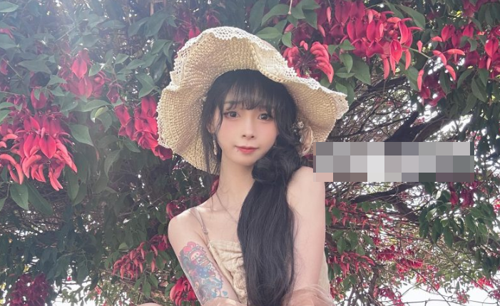 -1 聂傲娇微密圈中傲娇性格俏皮千金–红色连衣裙勾魂男士芳心