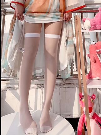 奕奕微密圈作品内容展现,颜值与身材完美融合的网络明星