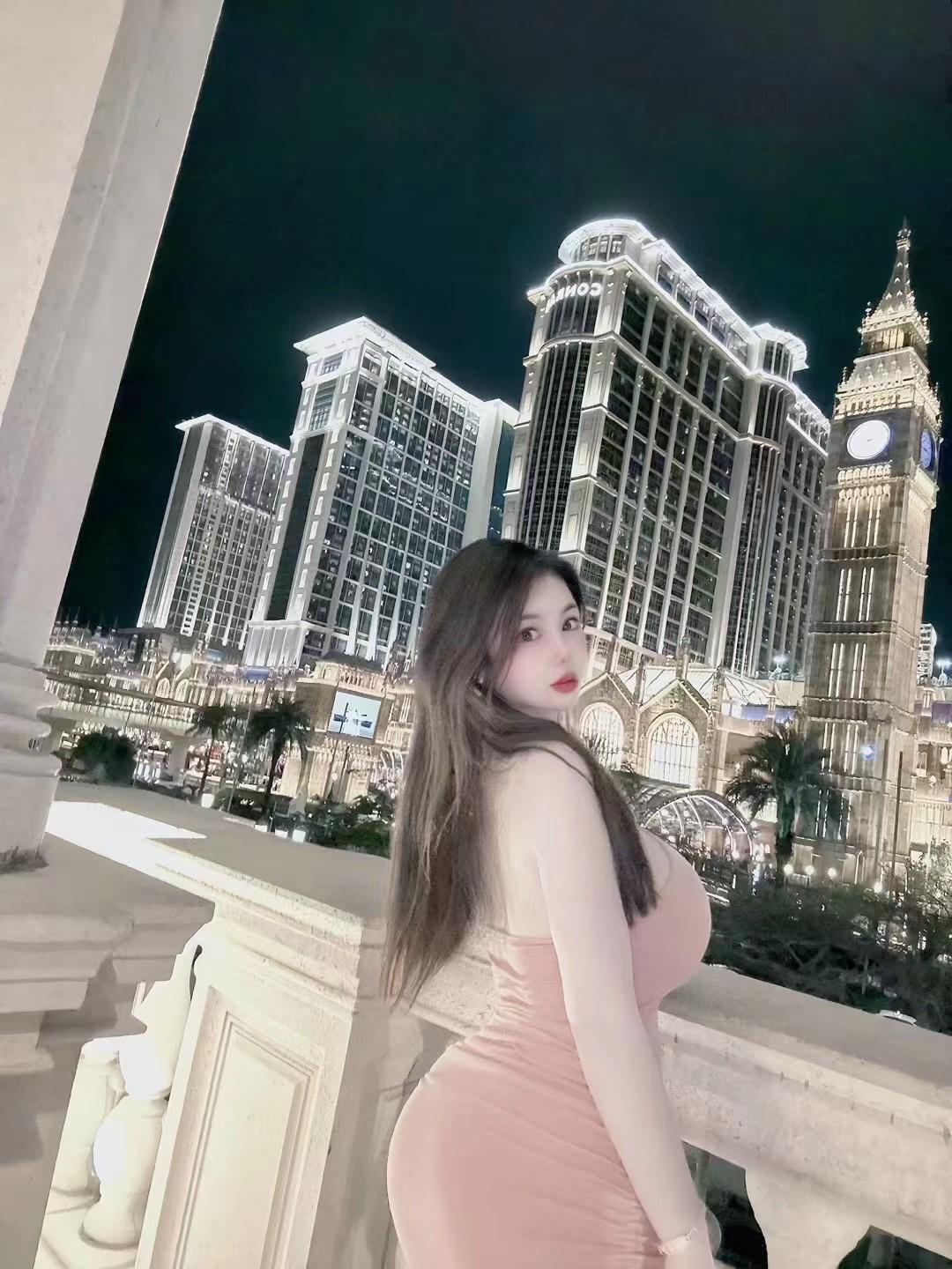 戴允祺微密圈作品照片展现超性感身材,引领自信与自爱之旅