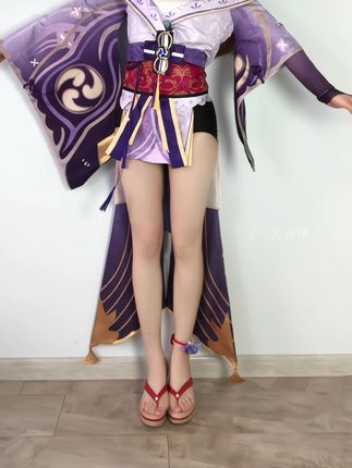 小九饱饱觅圈/微密圈作品穿搭淡粉色连衣裙,浪漫风情惊艳全场
