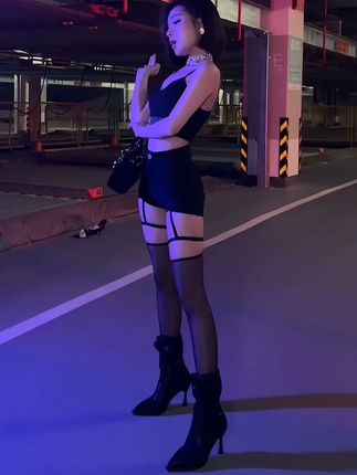 于芷晴微密圈反差图片作品资源,多才多艺女性的创意分享