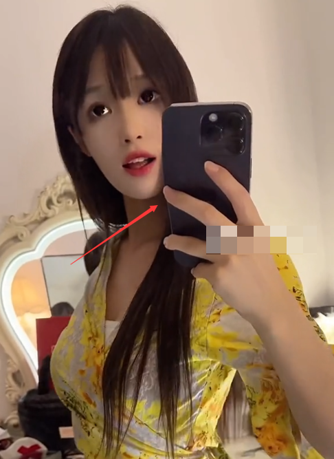 抖音无敌暴龙战神肖雅婷微密圈付费资源,手机变形了!-1 抖音无敌暴龙战神肖雅婷微密圈付费资源,手机变形了!