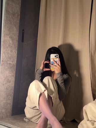 mini苑苑微密圈作品资源展示韵味和文雅,独特发饰点缀成美丽的代表