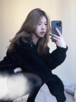 微博银蛇大人微密圈作品图资源,追寻德国传统服饰魅力惊艳亮相