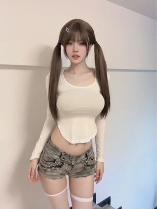 微密圈最火的圈子给乔买裙子嘉宾作品资源,散发女神光芒的现代都市装扮