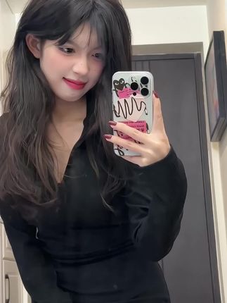 抖音美女晴小猪的微密圈资源穿搭之旅,颜值超高的时尚榜样