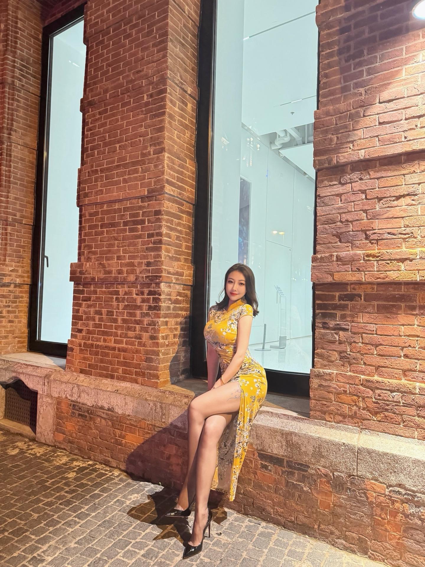 果儿Victoria弹钢琴,国际版TikTok太清凉