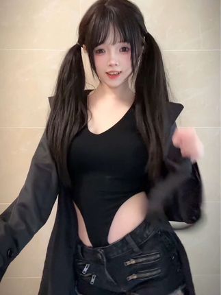 抖音女神小耳酱微密圈内容作品,笑容甜美身材迷人