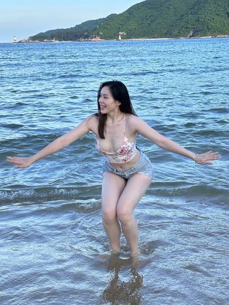 微密圈火辣网红铁锤姐姐作品资源,完美身材与热辣写真展示