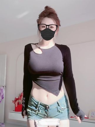 抖音创作者小小忽忽吖微密圈引发关注,视频作品流出事件引发平台隐私保护