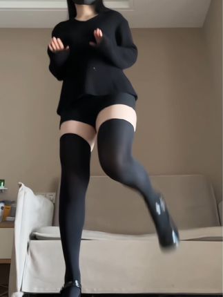 麻辣兔头baby微密圈作品时尚焦点,性感长腿自信态度成就真正微胖女孩