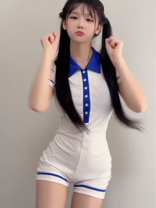 萱萱很甜(萱福晋)微密圈作品资源,充满快乐与幽默给你温暖的笑容