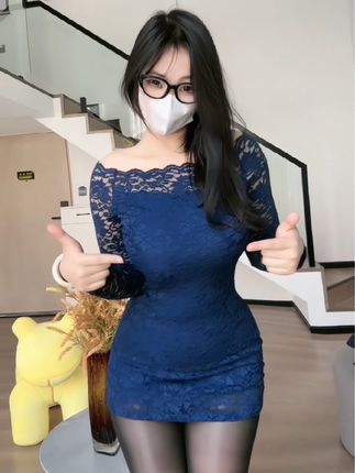 娇妻肉巴微密圈作品资源展示,抖音红人的肉感身材和自信魅力