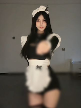 抖音网红鱼神微密圈带来的透明连体作品穿搭趋势，展现自由与个性