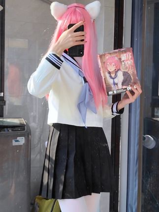 不吃瑜丸啊抖音微密圈作品穿搭大比拼,谁更吸睛