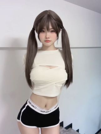 微密圈最火的圈子给乔买裙子嘉宾作品资源,散发女神光芒的现代都市装扮