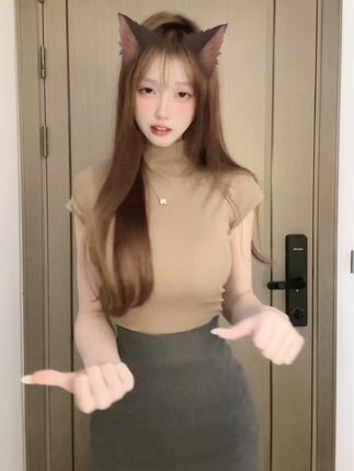 剁椒芋头UNI微密圈作品资源照片赏析,漫步花海散发出迷人的气息