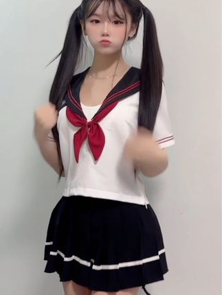 萱萱很甜(萱福晋)微密圈作品资源,充满快乐与幽默给你温暖的笑容