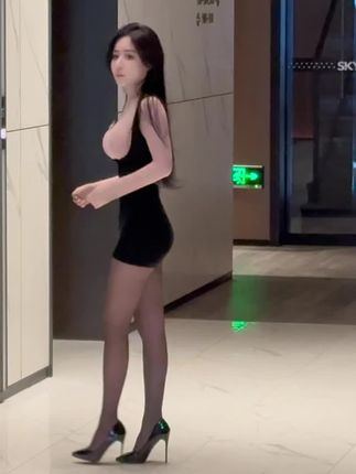 抖音短视频大飞起来了微密圈作品系列,创作者文案的巧妙运用吸引观众