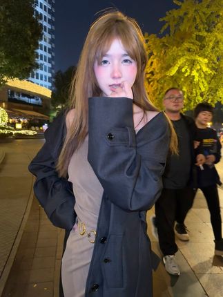 抖音博主脸红八酱微密圈作品,完美身材惊艳众人