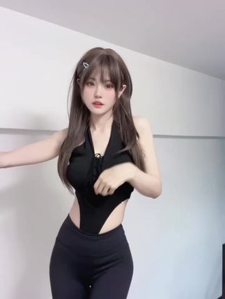 微密圈最火的圈子给乔买裙子嘉宾作品资源,散发女神光芒的现代都市装扮