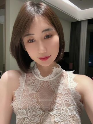 郑瑞妤微密圈作品资源碎花裙搭配,揭示极致女性美