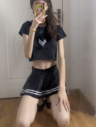 微密圈模特不爱穿shoes作品展示,热议原因及背后的时尚趋势解读