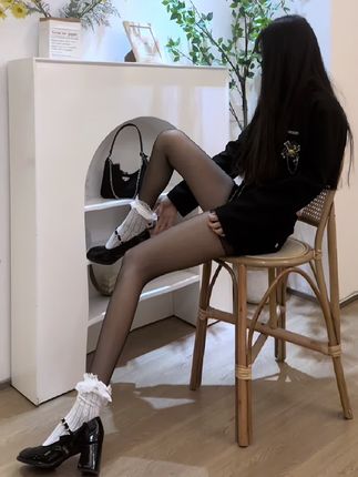 草莓酸奶微密圈作品JK短裙穿搭,展现青春活力与时尚魅力