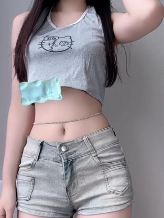 抖音清提微密圈/觅圈美照图集资源,夏日印花连衣裙打造浪漫氛围