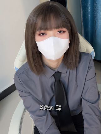 抖音博主白龙猫女微密圈作品发布红底极光造型,不失优雅