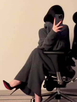 保守的二舅妈微密圈照片真实,展现女性魅力和品位