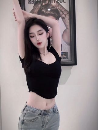抖音天后秘秘呀的微密圈作品资源,给你带来独特魅力和视觉盛宴